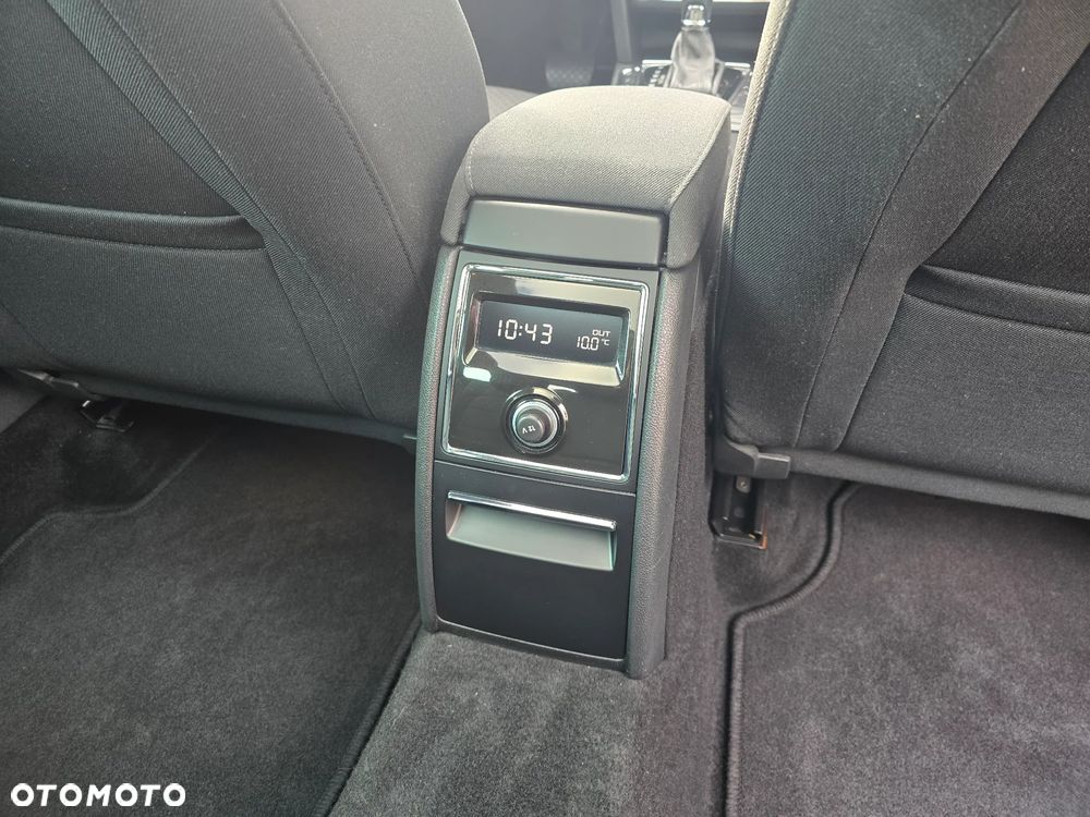Skoda Superb 2.0 TDI DSG Elegance - 35