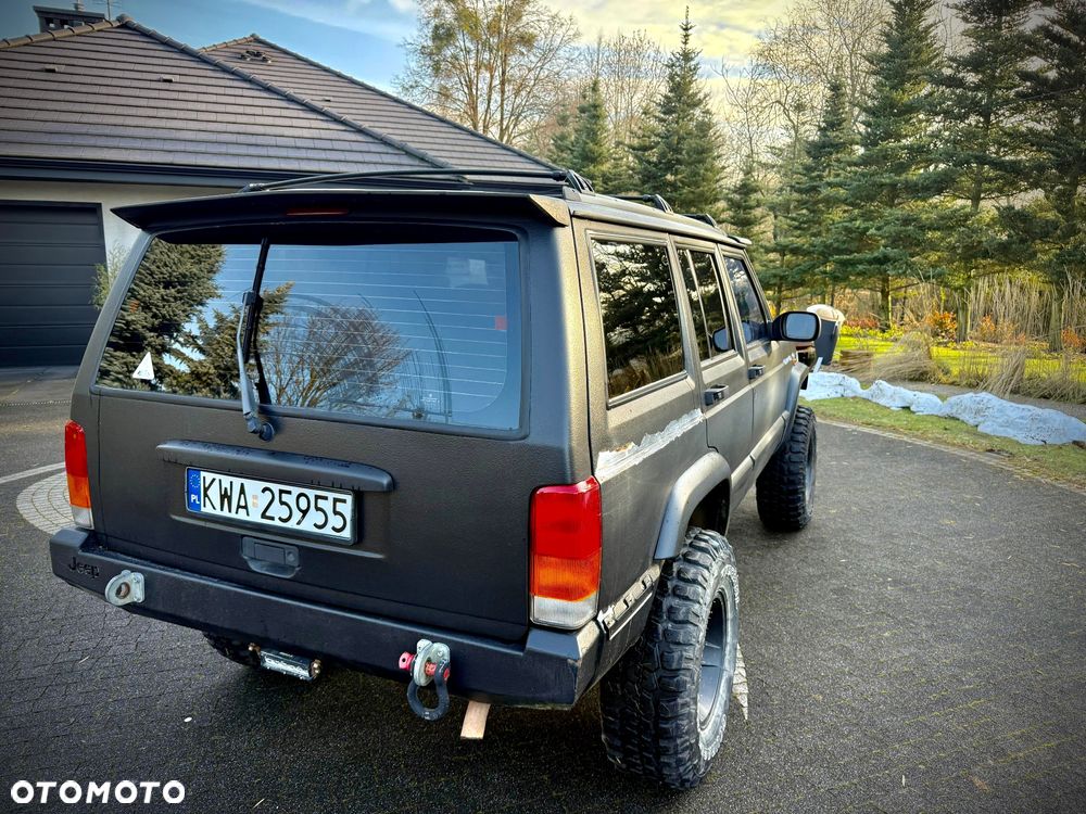 Jeep Cherokee - 8