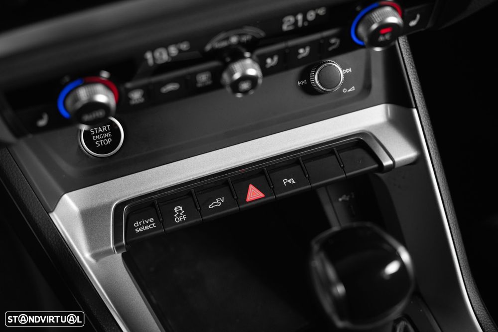 Audi Q3 45 TFSIe S line S tronic - 35