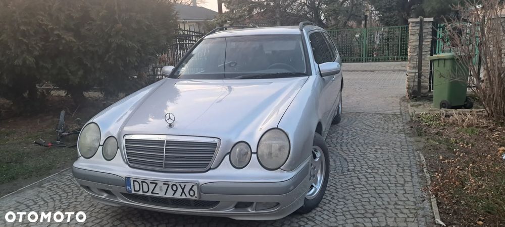 Mercedes-Benz Klasa E 200 CDI Classic DPF - 1