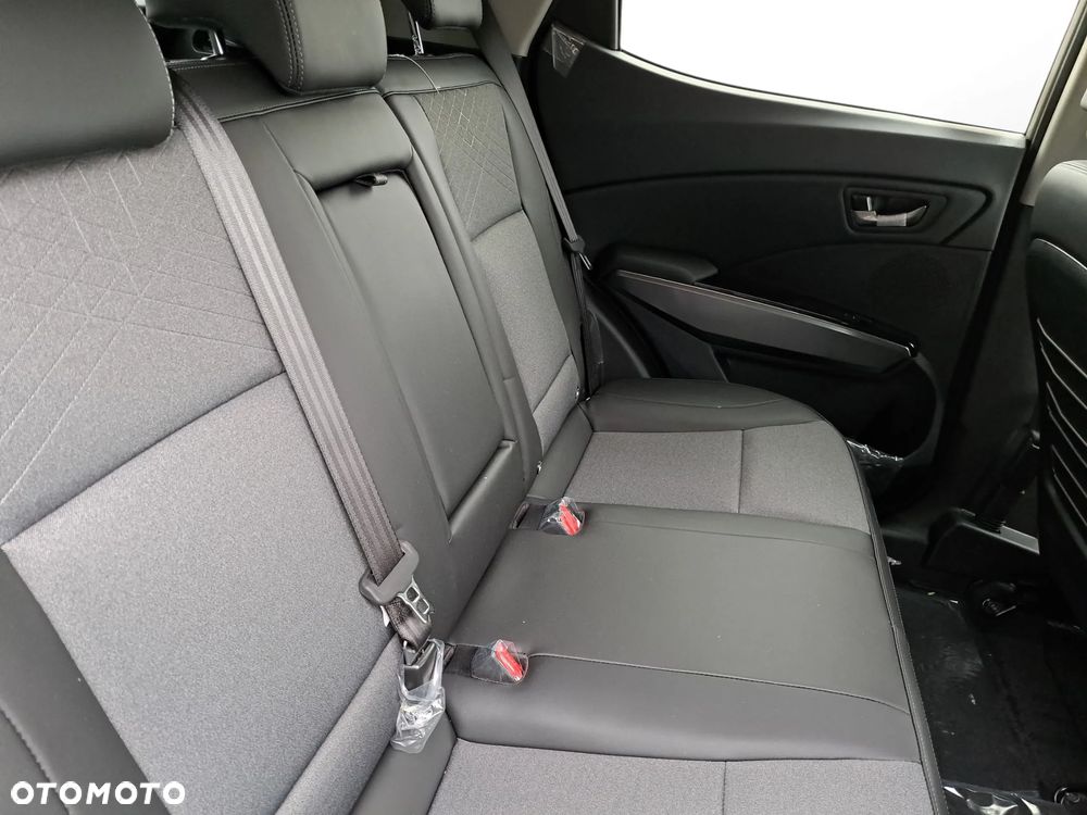 SsangYong/KGM Tivoli - 12