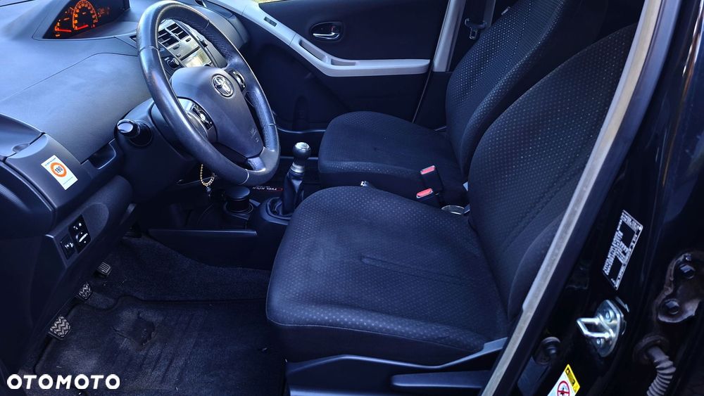 Toyota Yaris - 8