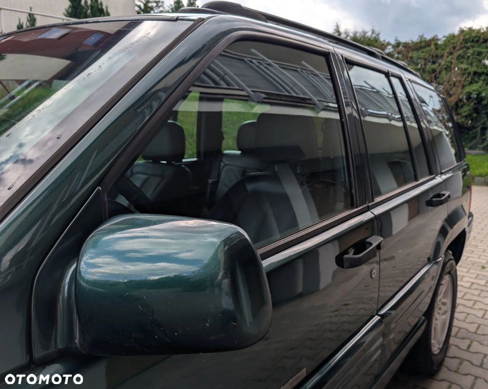 Jeep Grand Cherokee - 28
