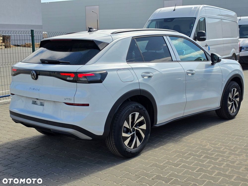 Volkswagen T-Roc - 8