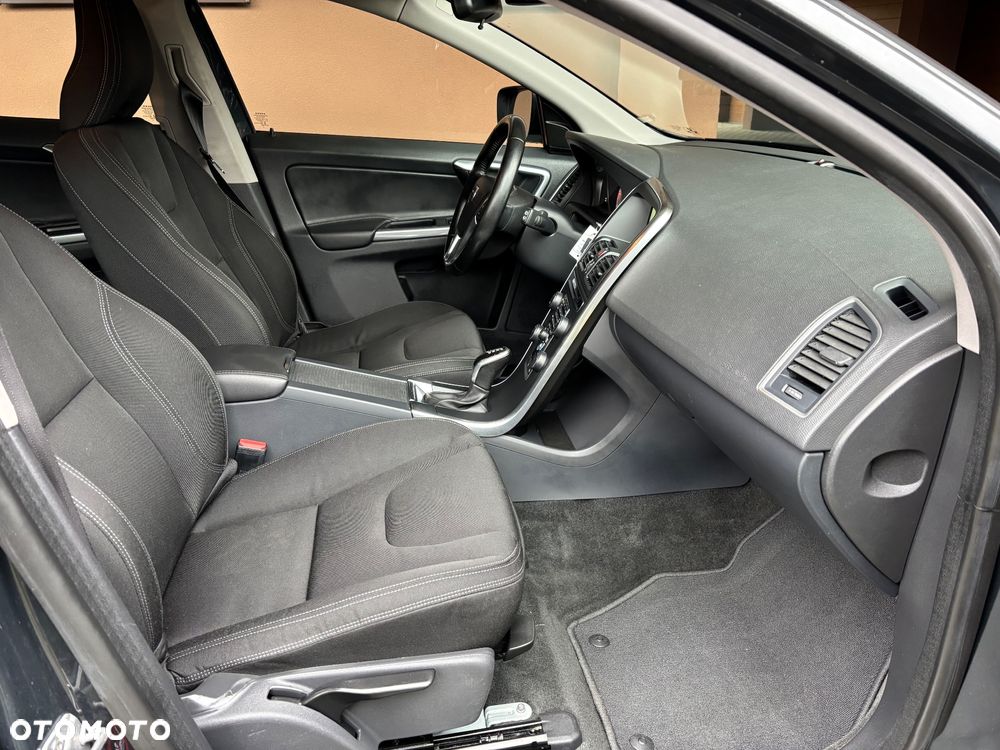 Volvo XC 60 D4 Geartronic Momentum - 24