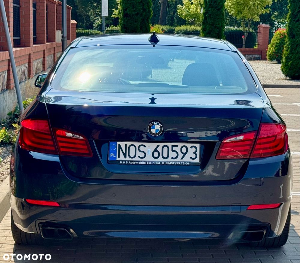 BMW Seria 5 550i Sport-Aut - 22