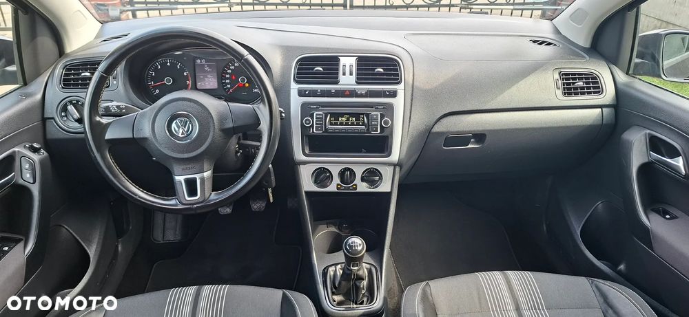 Volkswagen Polo 1.2 TSI MATCH - 29