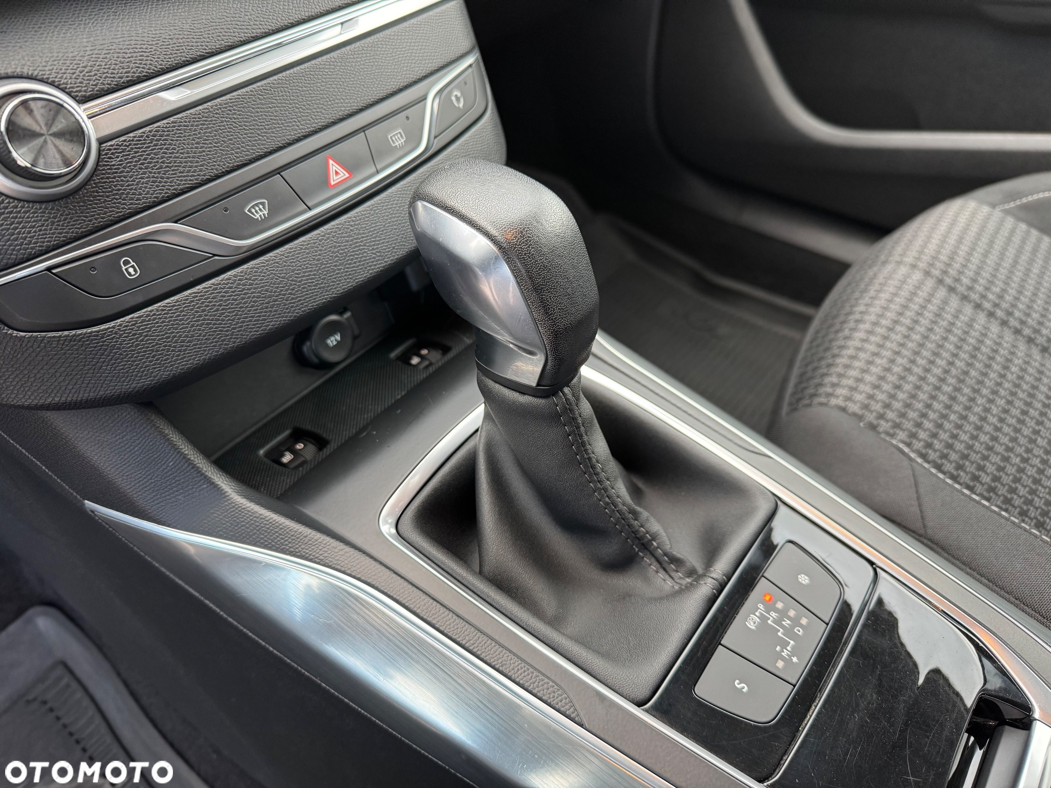 Peugeot 308 1.5 BlueHDi Active S&S EAT6 - 18