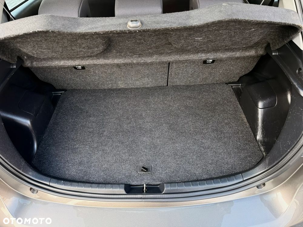 Toyota Yaris 1.0 Active EU6 - 17