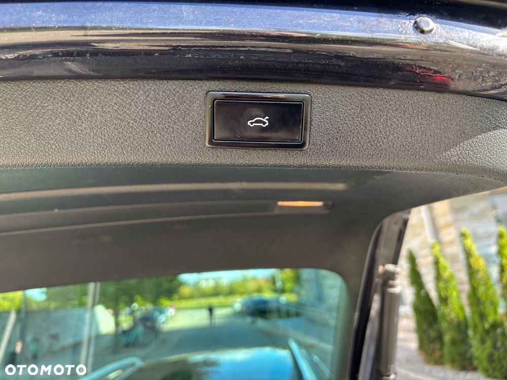 Skoda Superb 2.0 TDI DSG Elegance - 27