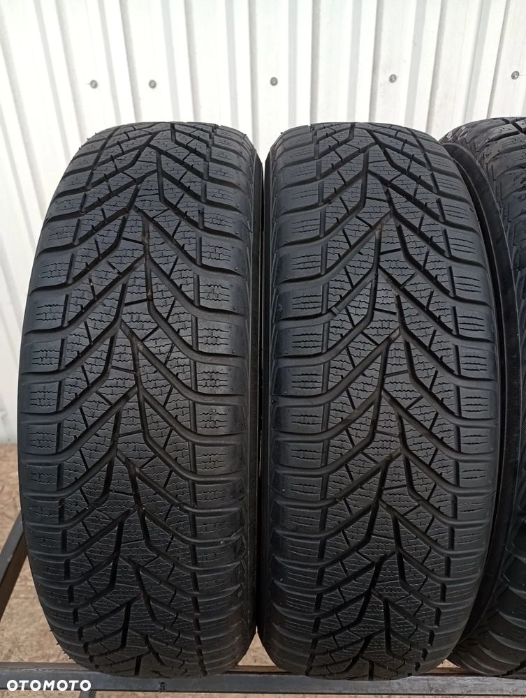 OPONY ZIMOWE 4 x 185/60 R15 YOKOHAMA BLUEARTH WINTER  V905 88T - 2