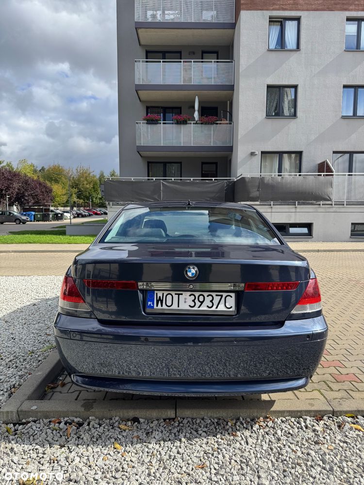 BMW Seria 7 745i - 6