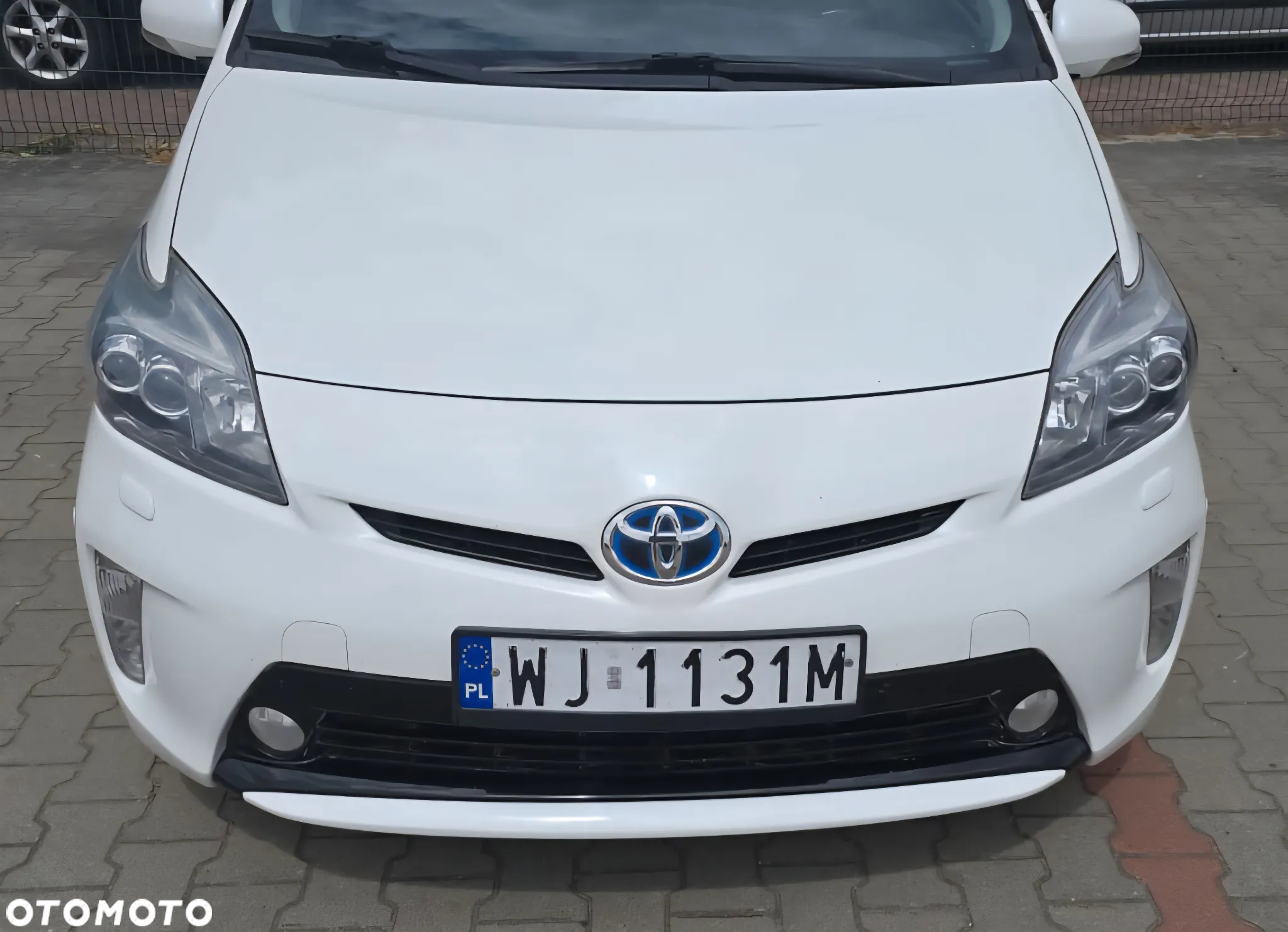 Toyota Prius (Hybrid) - 5