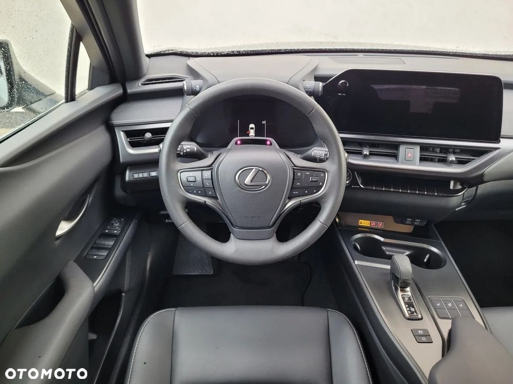 Lexus UX 300h F Sport Design - 12