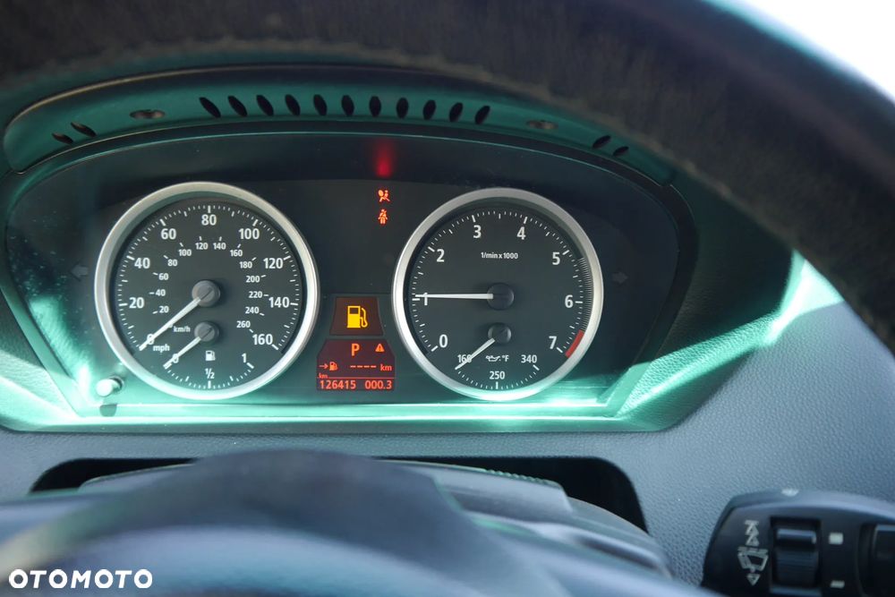 BMW Seria 6 650 i - 7