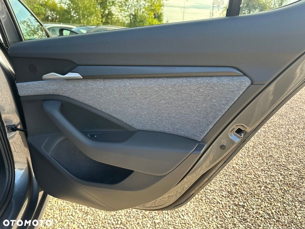 Skoda Superb 2.0 TSI Drive DSG - 20