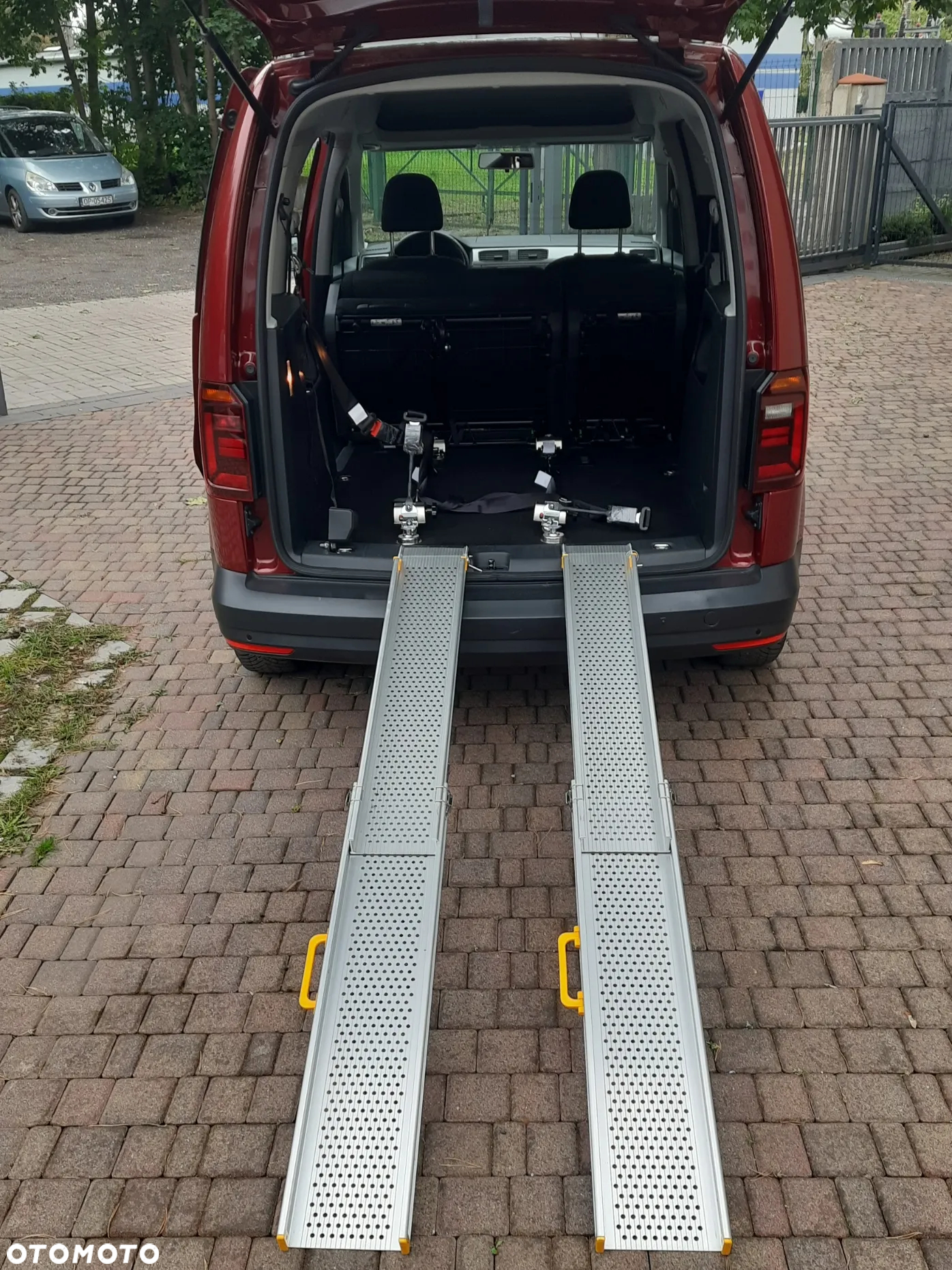Volkswagen Caddy 2.0 TDI Comfortline - 8