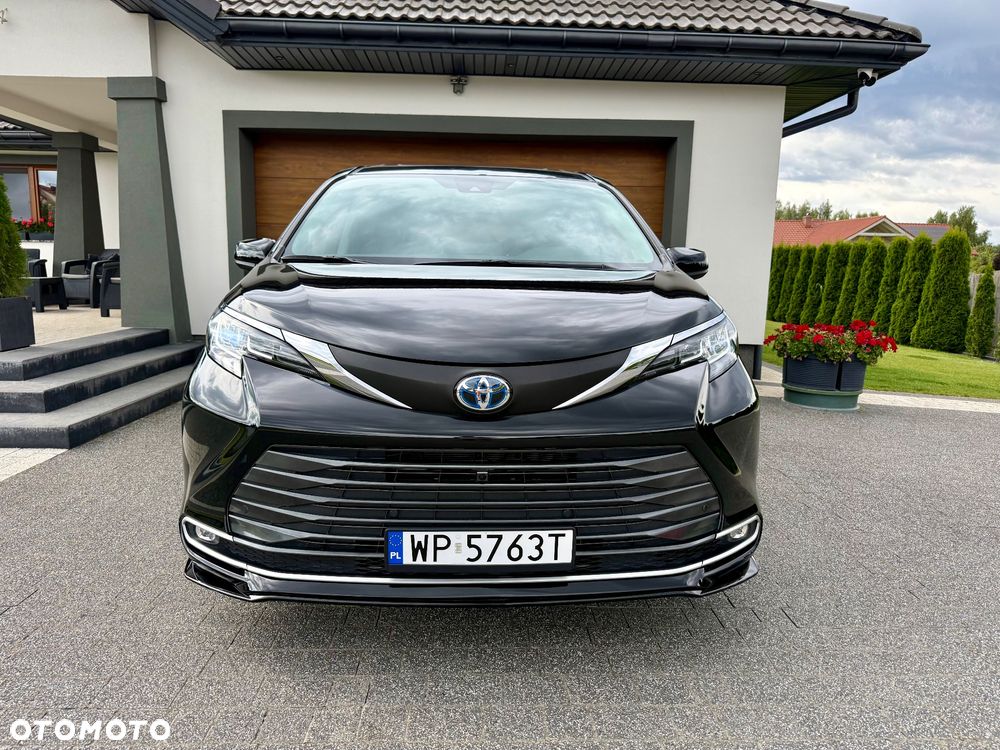 Toyota Sienna - 4