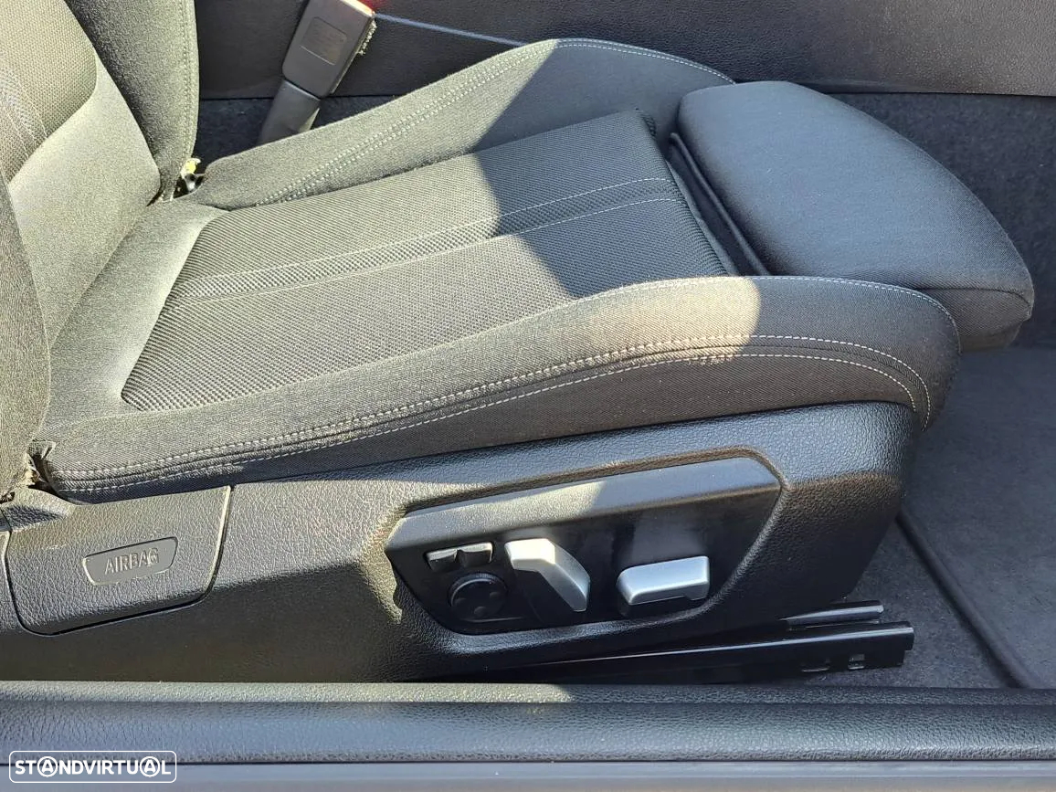 BMW 218 d Cabrio Line Sport Auto - 24
