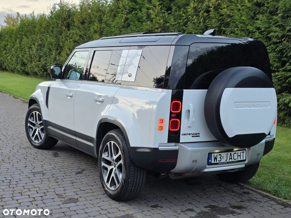 Land Rover Defender - 35