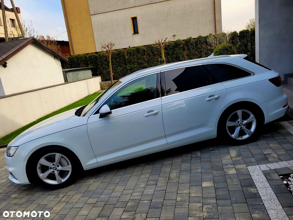 Audi A4 Avant 45 TFSI quattro S tronic - 16