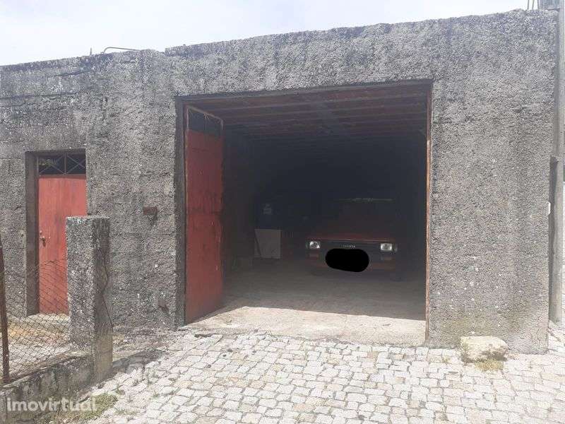 Garagem p/ reabilitação - Urbano - Grande imagem: 3/7
