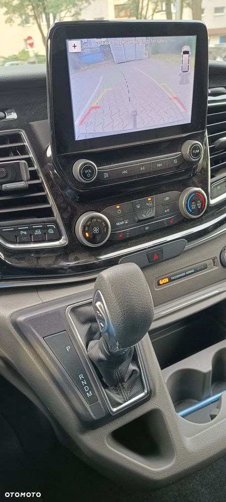Ford Tourneo Custom - 11