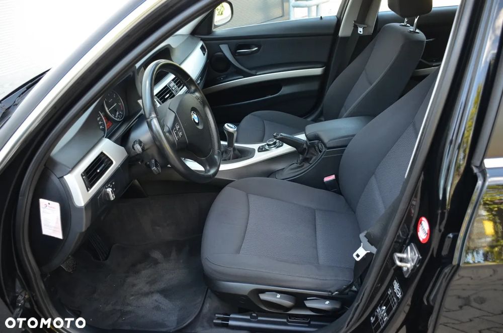 BMW Seria 3 320d Efficient Dynamics - 23