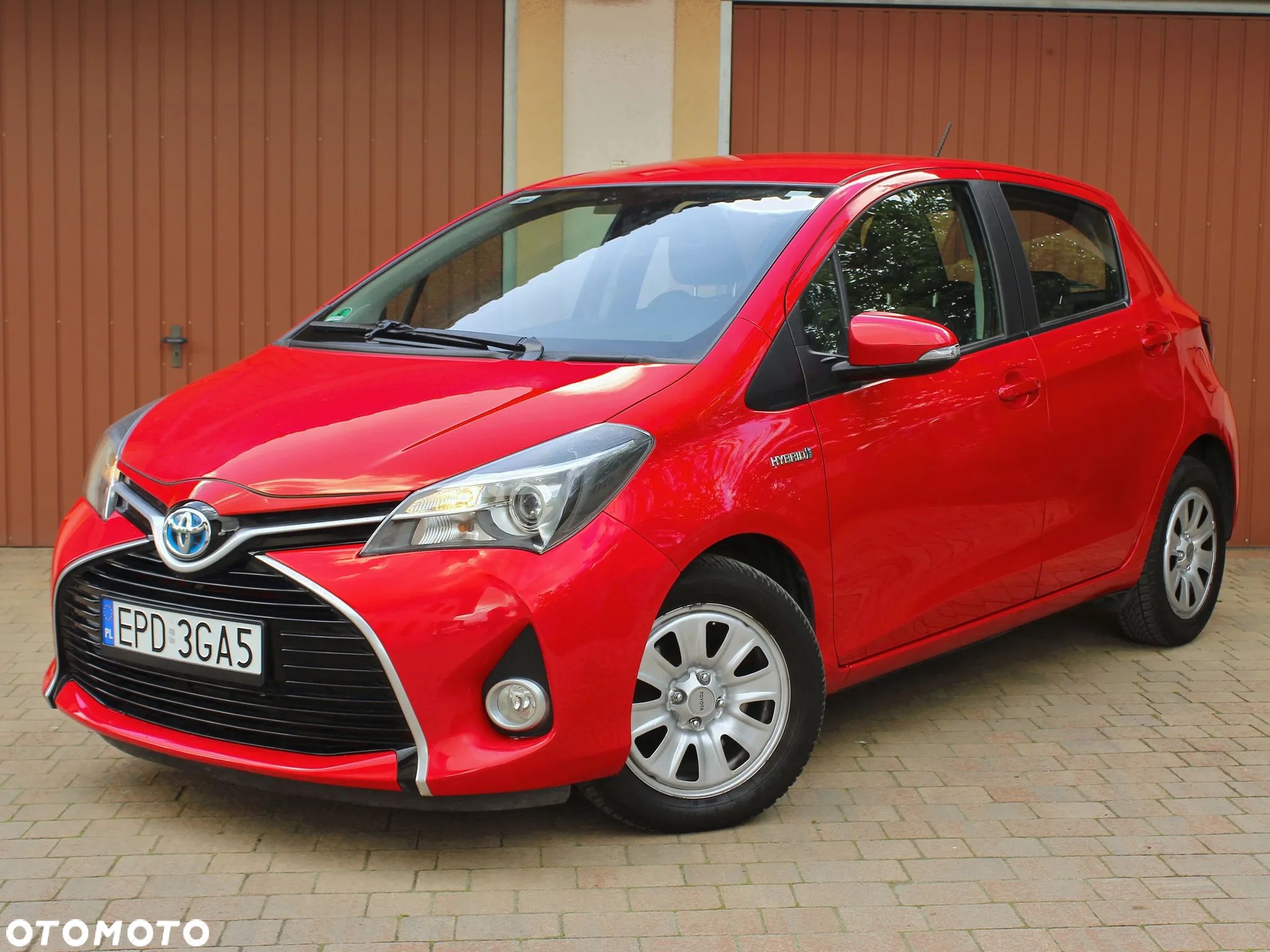 Toyota Yaris Hybrid 100 Premium - 1