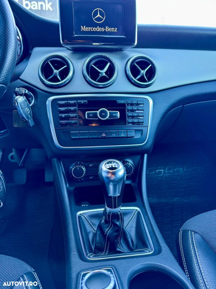 Mercedes-Benz CLA ver-shooting-brake-180-urbanstyle-edition - 30