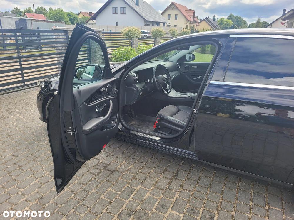 Mercedes-Benz Klasa E 300 de Business Edition - 11