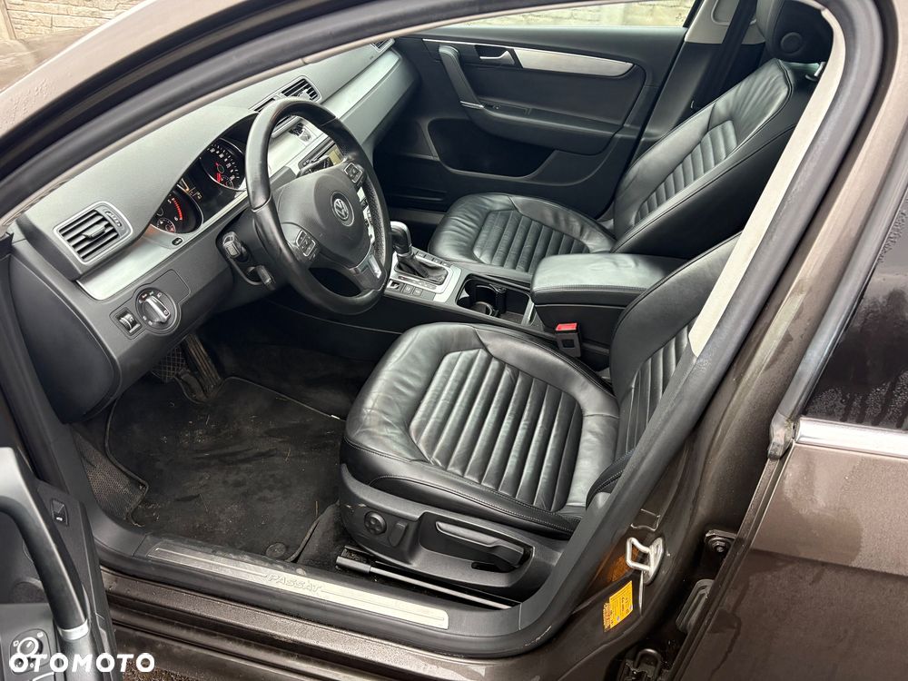 Volkswagen Passat Variant 2.0 TDI DPF DSG Highline - 12