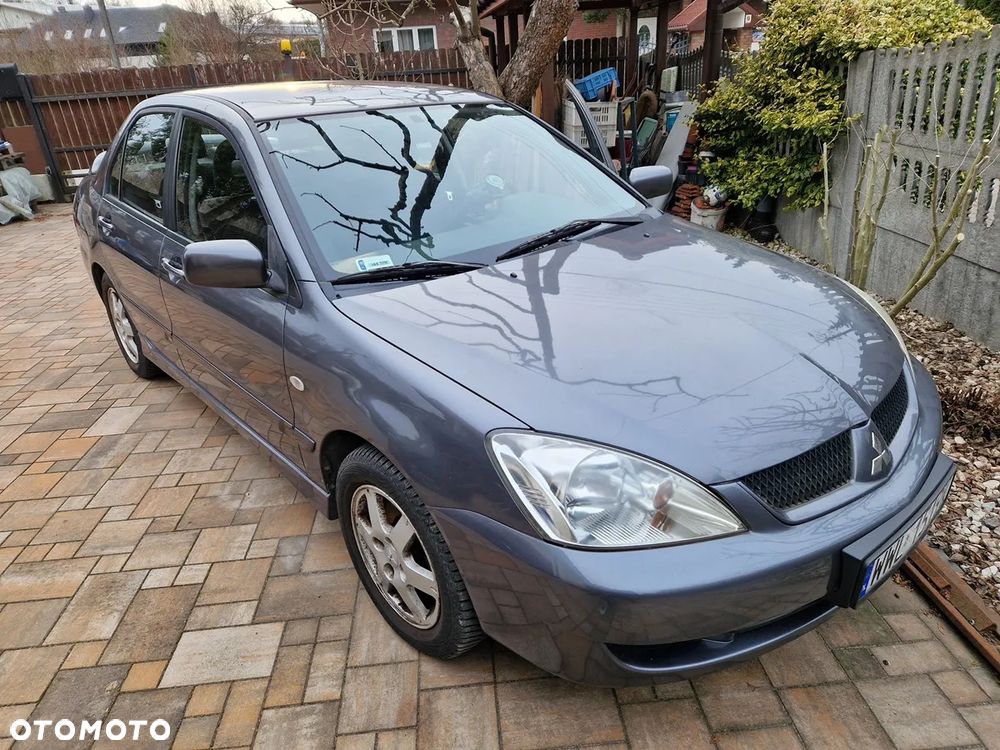 Mitsubishi Lancer 1.6 Invite - 1