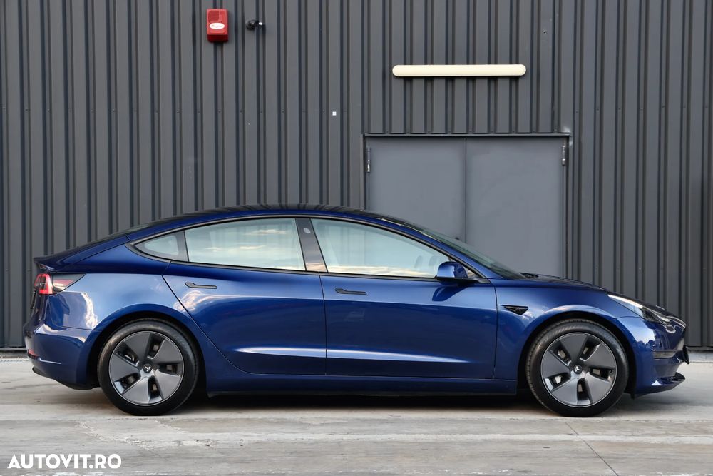 TESLA Model 3 2021 — imagine 11