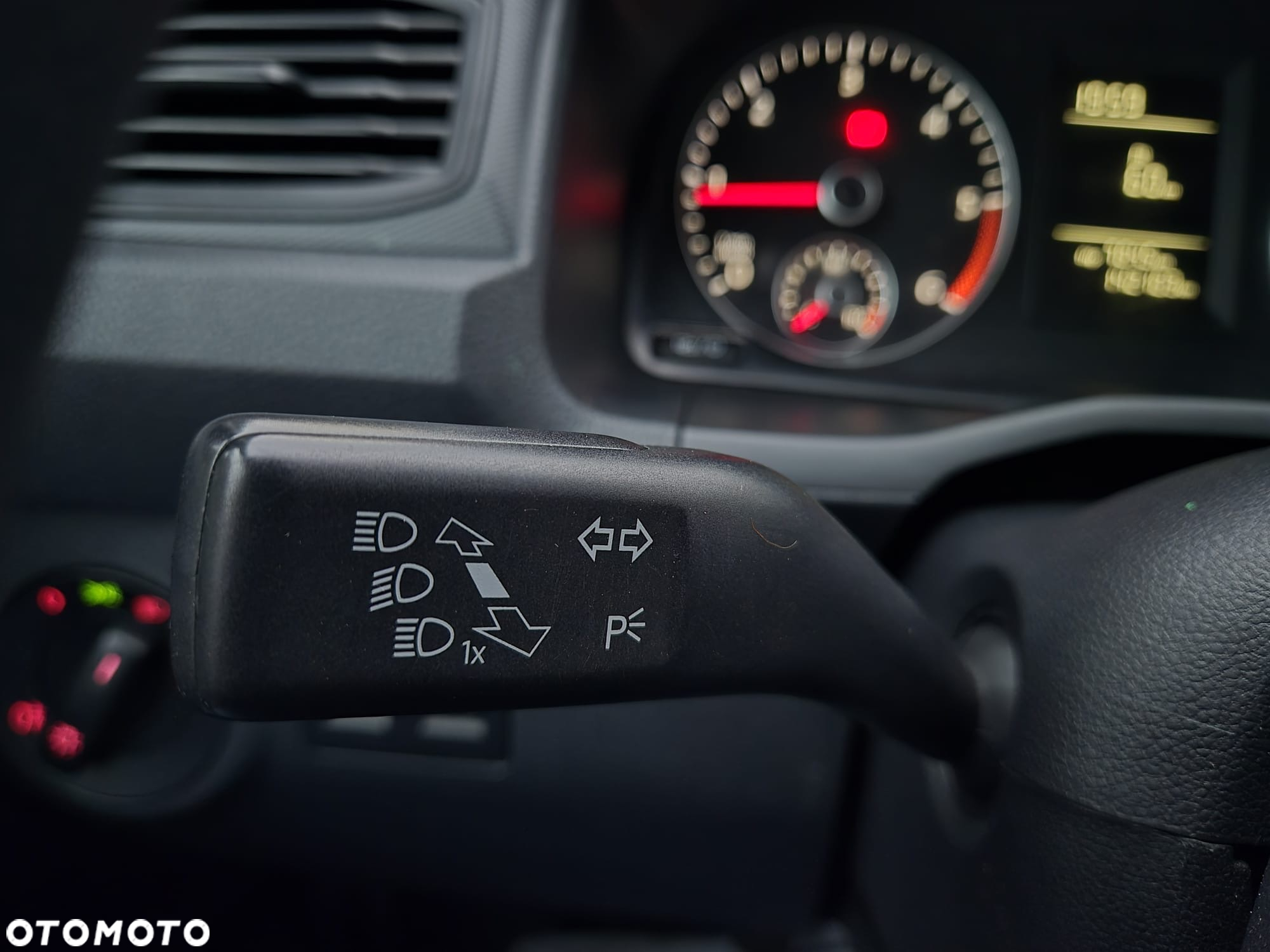 Volkswagen Caddy Maxi - 17
