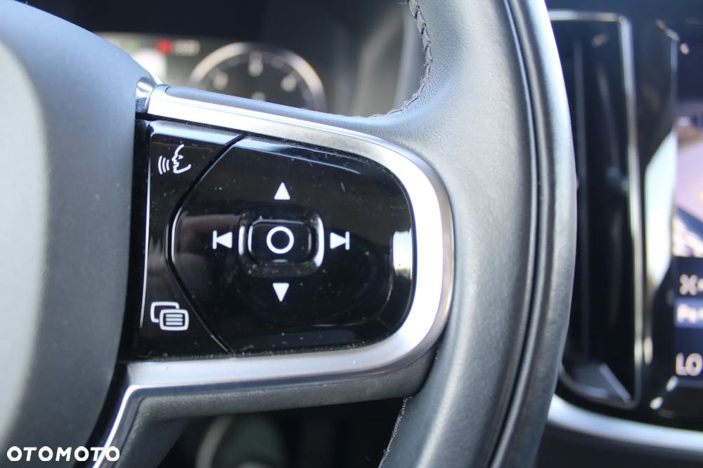 Volvo V60 D3 Geartronic Momentum Pro - 25