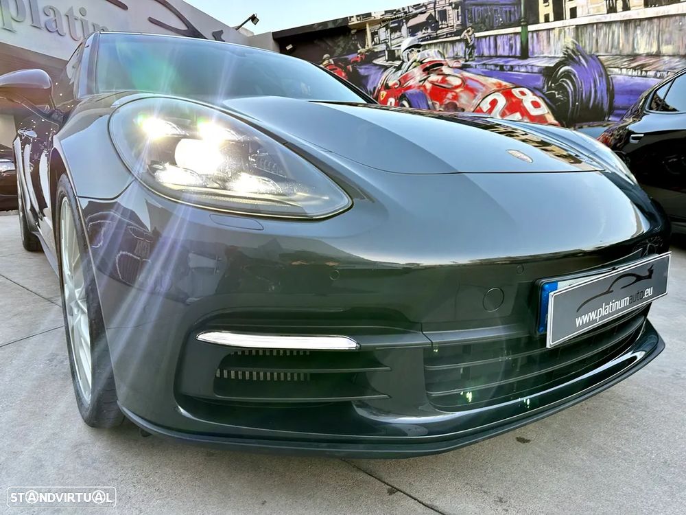 Porsche Panamera Sport Turismo 4 E-Hybrid 10 Years Edition - 44