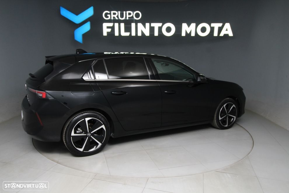 Opel Astra 1.2 T Elegance - 2