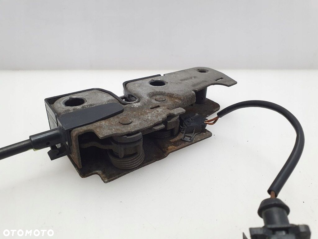 SUPERB II 3T ZAMEK MASKI 3T0823509 PRZEDNIEJ ORYGINAŁ Z CZUJNIKIEM I LINKĄ - 9
