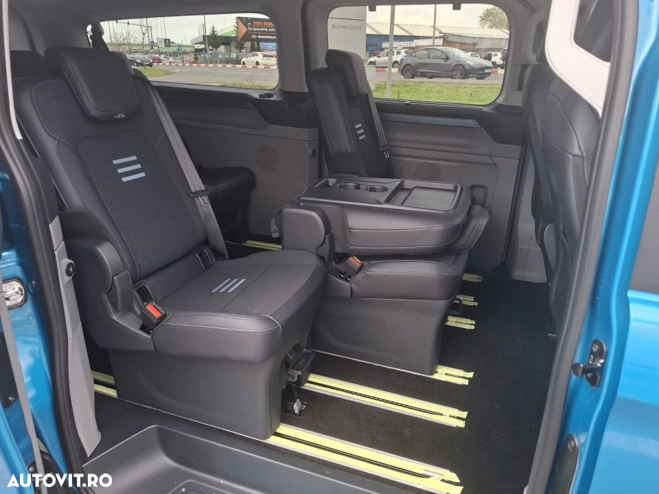 Ford Tourneo Custom - 13