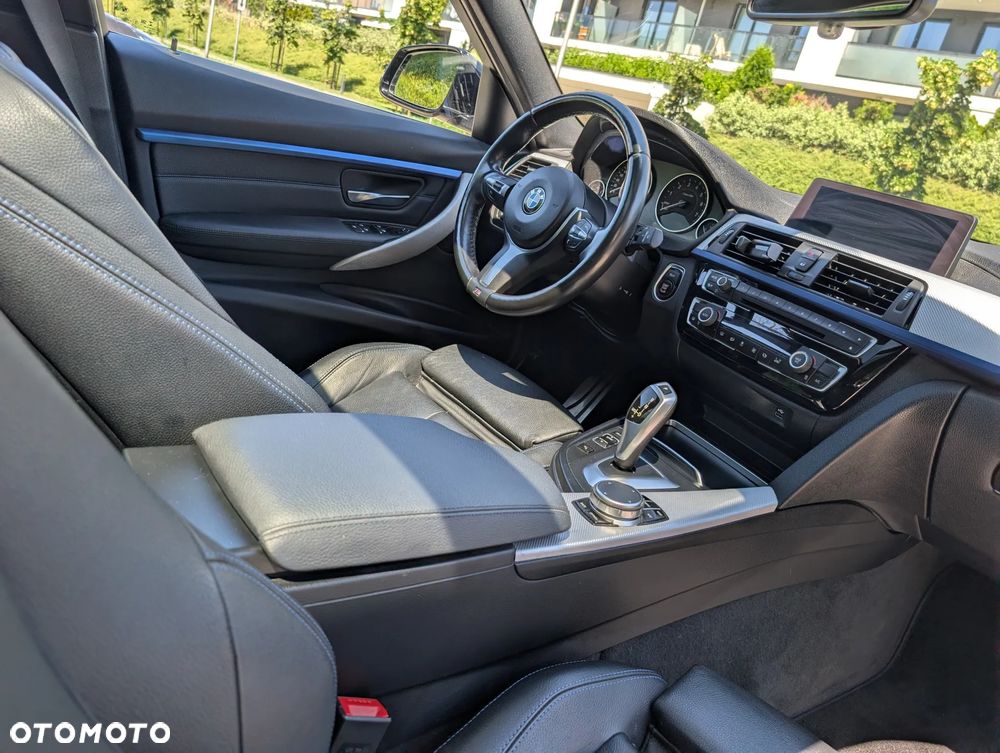 BMW Seria 3 320i xDrive M Sport Shadow sport - 19
