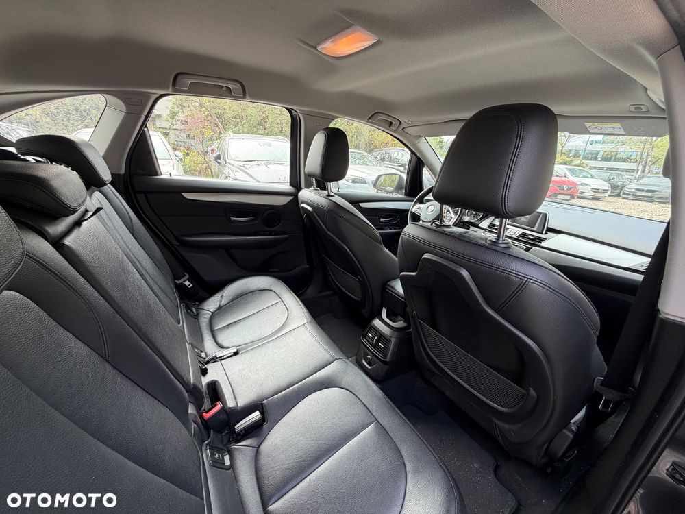 BMW Seria 2 214d - 12