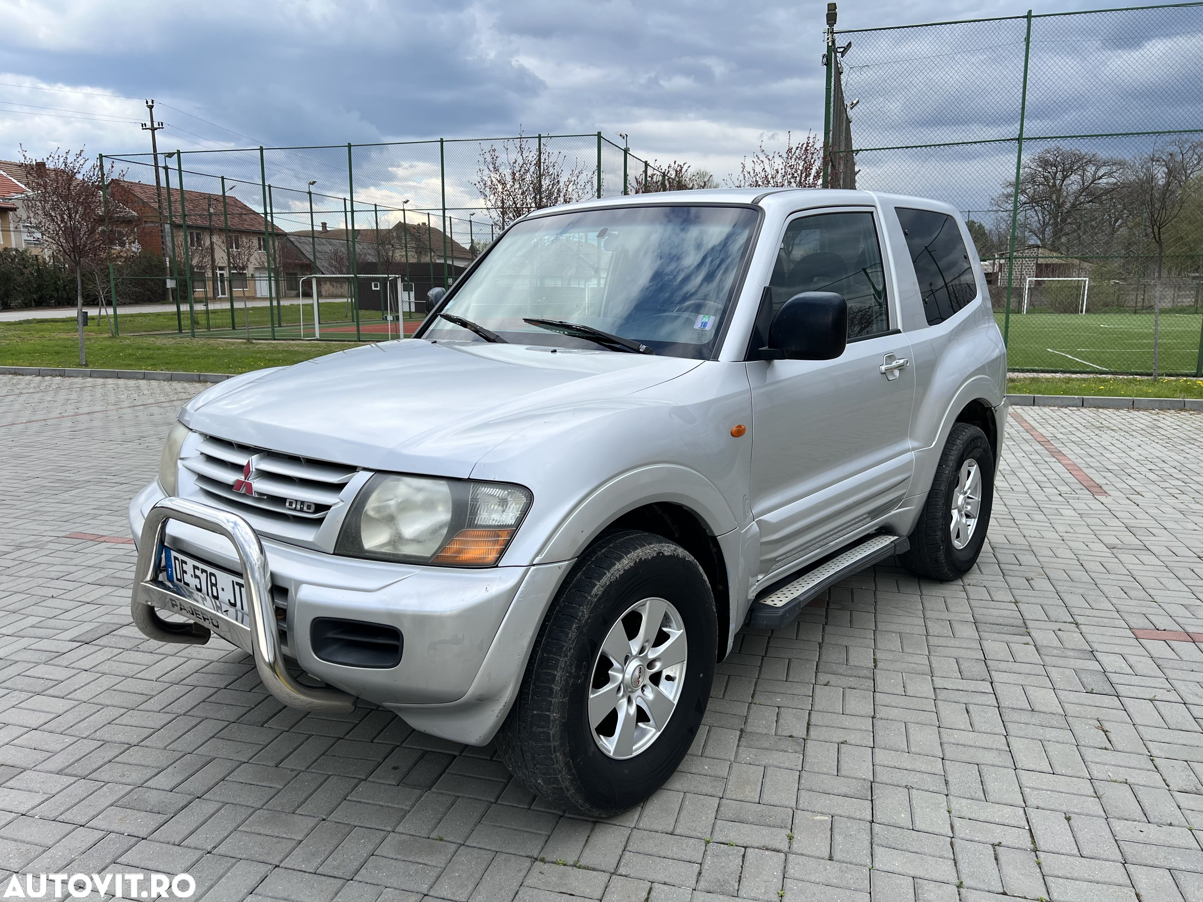 Mitsubishi Pajero - 1