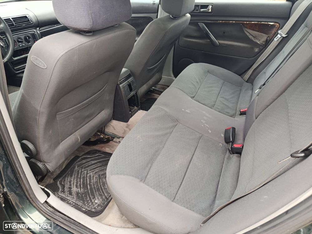 VW Passat 1.9 TDi Confortline Top - 8
