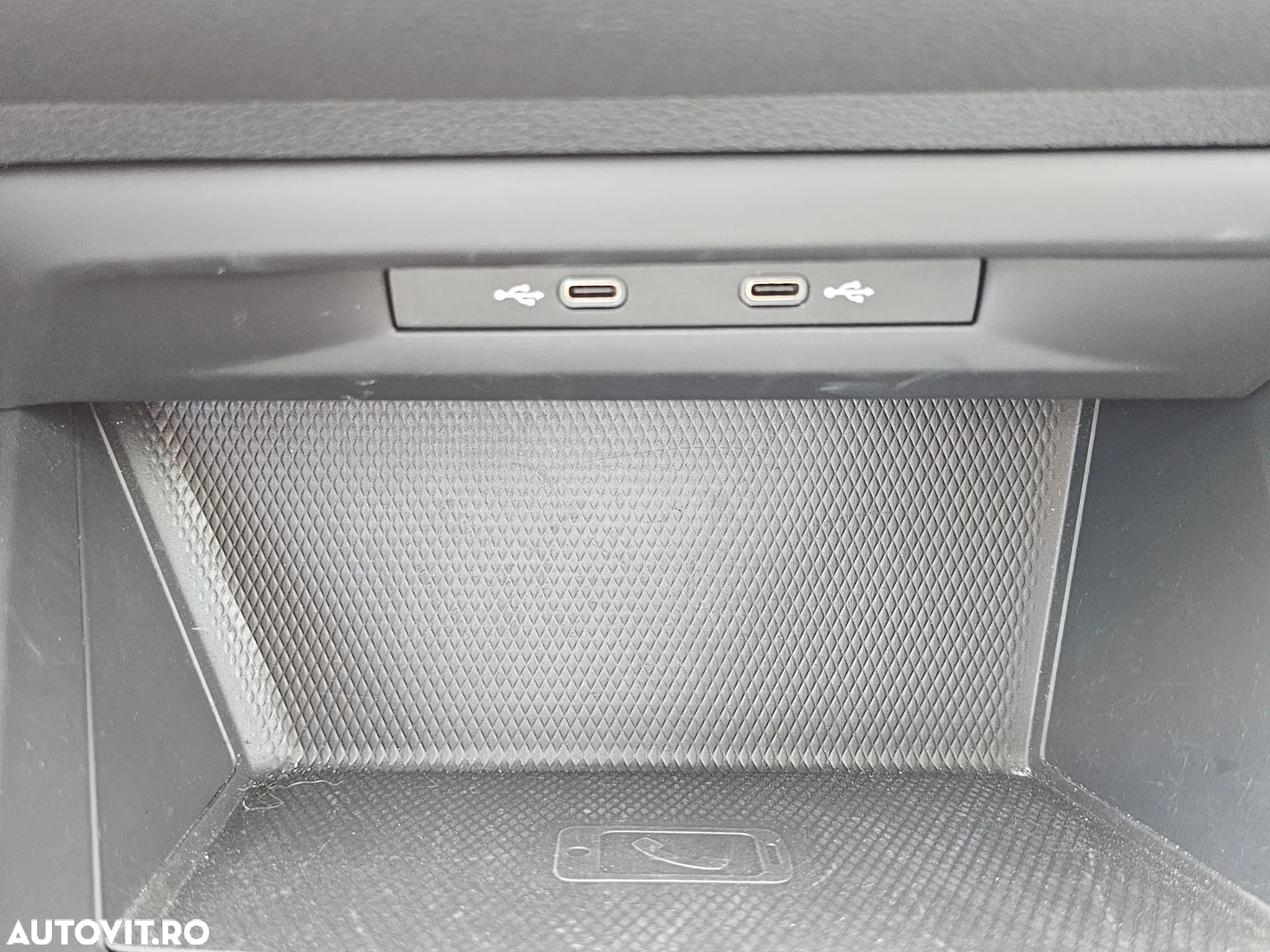 Volkswagen Golf 1.0 eTSI DSG MHEV Life - 16