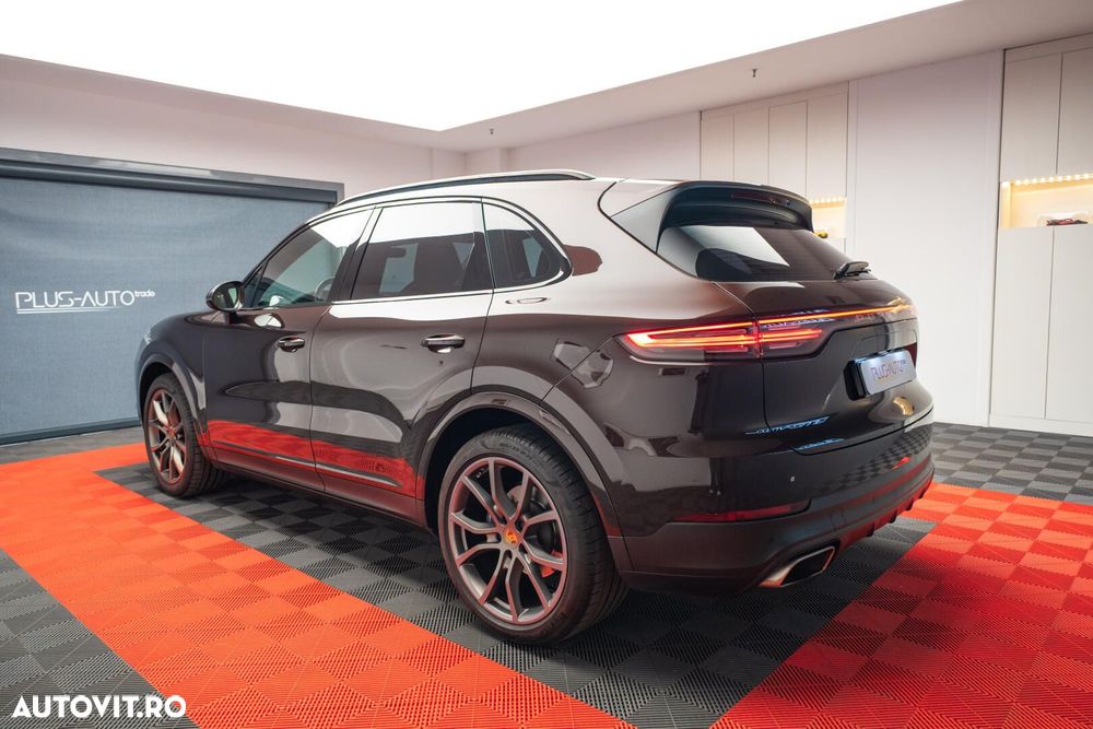 Porsche Cayenne - 3