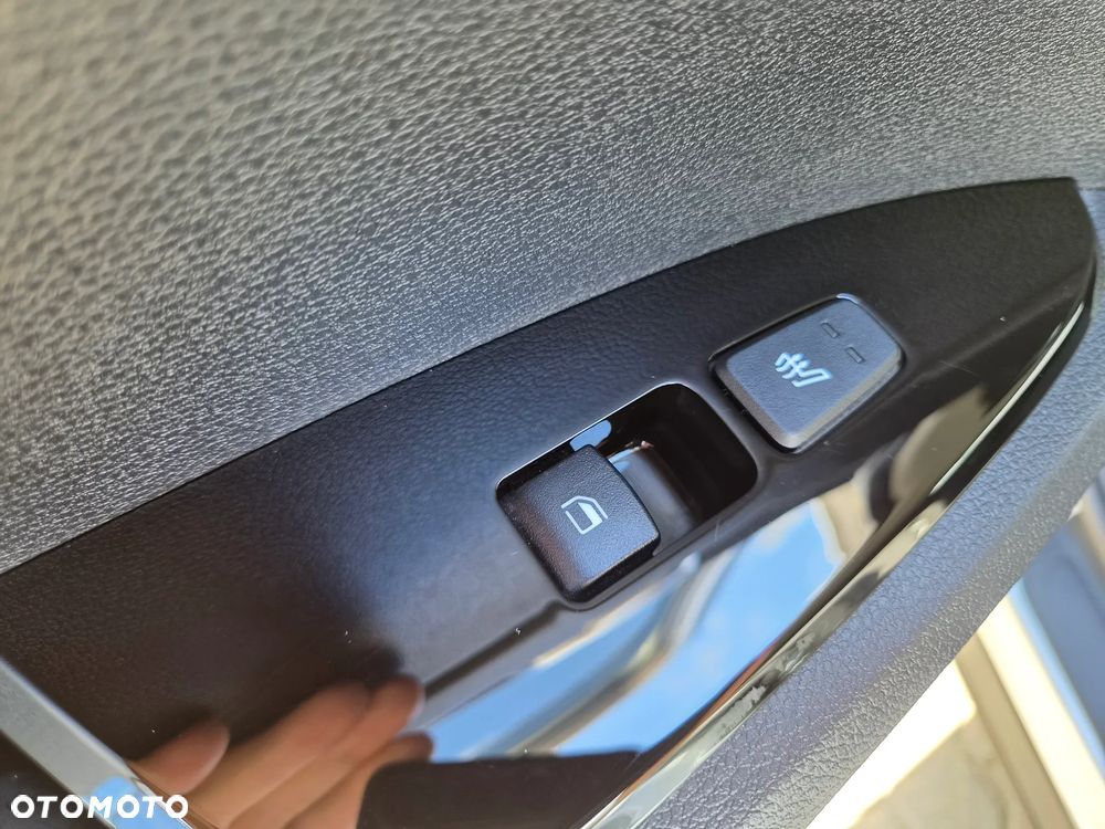 Kia Sportage 1.6 T-GDI HEV L 4WD - 29