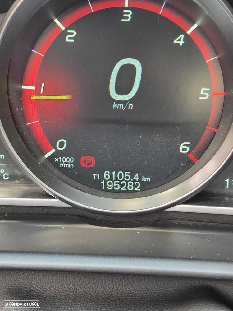 Volvo V40 D2 Kinetic - 3