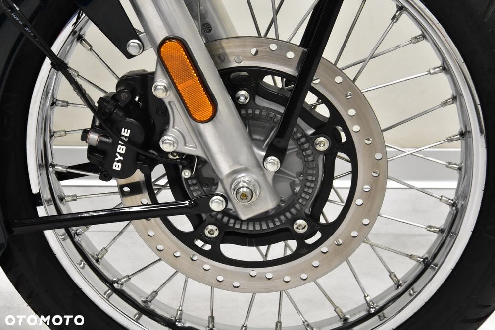 Royal Enfield Classic - 29