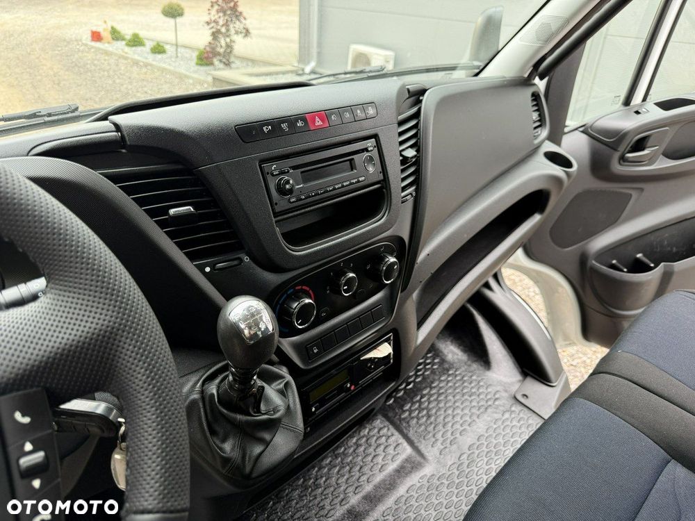 Iveco 70C18 - 12